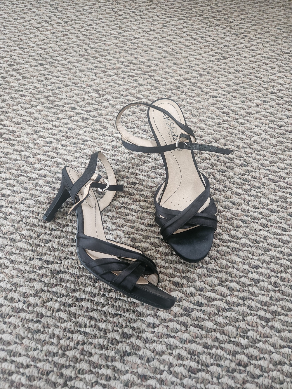 Life Stride Black Strappy Mid-Heel Comfort Heel Sandals Size 9